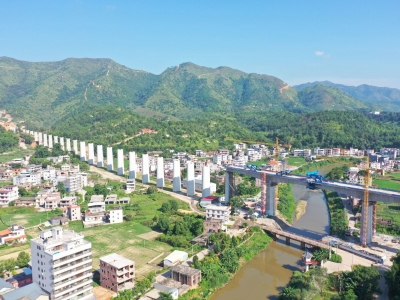 最新进展！梅龙高铁四标段最大跨度连续梁合龙