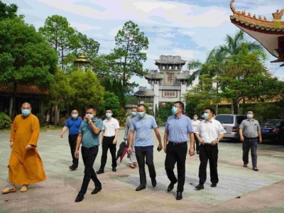 崔毅调研检查宗教活动场所安全管理情况：坚持底线思维  确保安全稳定