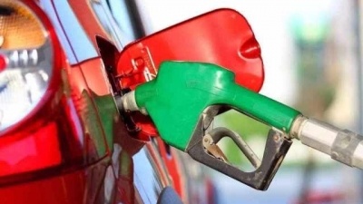 油价今日“五连跌”！95号汽油回归“8元时代”