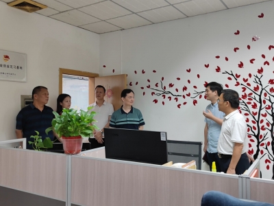 广东汉剧传承研究院一行到梅州日报社考察交流