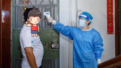 看到他们，请比个心！