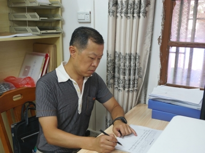 兴宁市罗岗镇驻镇帮镇扶村工作队队长邹胜：打造微媒矩阵“唱响”罗岗