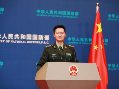 国防部新闻发言人谭克非就我军在台岛周边海空域组织的联合军事行动答记者问