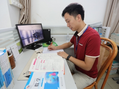 教师是个良心活！从教八年，先进教师叶峰华这样说…