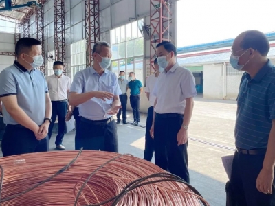 洪国华深入兴宁部分重点企业走访调研