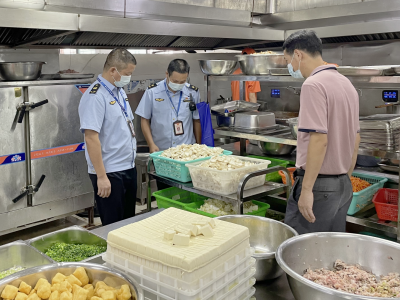 你家娃在学校吃得好不好？饭菜卫生安全吗？我们帮你查一查…