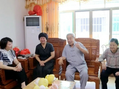 饶凌云到大埔湖寮、茶阳走访慰问烈士家属