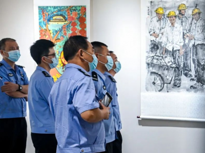 弘清风 扬正气！兴宁公安组织民警参观清廉书画展