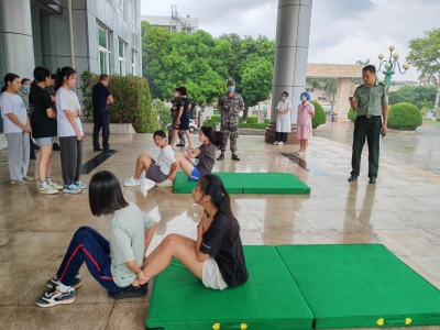 “准女兵”展芳华！梅州10名应征女青年接受“考评”