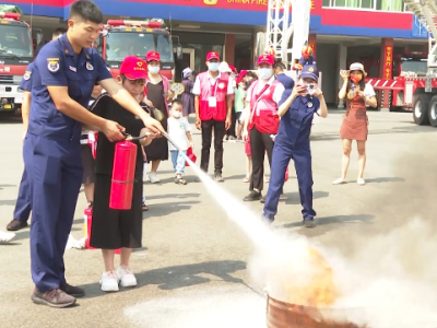 孩子们身临其境，消防安全意识和自防自救能力up up up