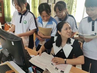 亦师亦友 爱岗敬业！记梅州市优秀班主任、长田中学教师张文燕