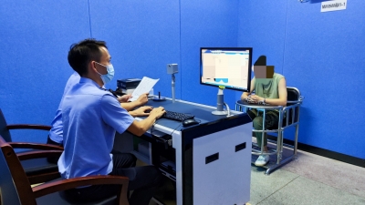 梅城一男子冒充民警行骗，最终被真警察抓获