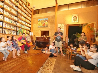 获各大媒体转发！《“我爱上了这里，爱吃梅州柚！”美籍客家女婿里斯这样过“客味”中秋→》深受读者喜爱