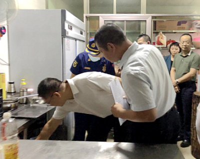 周小勇率队开展液化石油气和涉醇基燃料安全生产督导检查