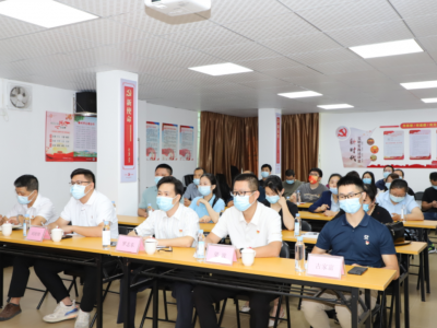 市工商联等到梅江区三角镇美景社区开展学习社会主义发展史专题宣讲活动