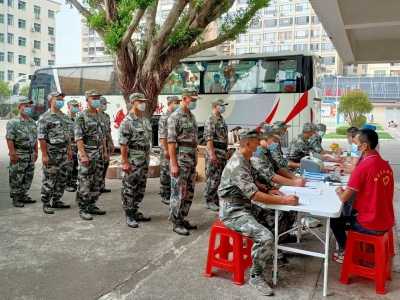 他们“撸起袖子”在行动！梅县区人武部组织爱心献血公益活动