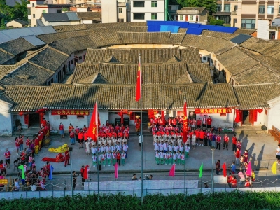 兴宁市民“花样”庆祝国庆节，氛围感满满→