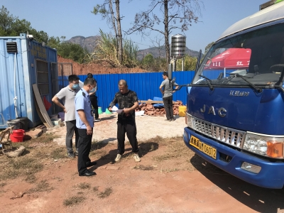 平远开展危险化学品运输安全防范联合执法检查工作 