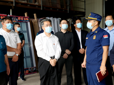 朱少辉率队开展工业园区消防安全检查