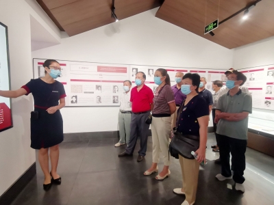 梅江区委办公室组织开展离退休老党员党性教育活动