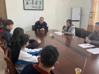 他，是敢于冲锋陷阵、舍生忘死的“侠客”！来看这位“梅州好人”的警察故事→