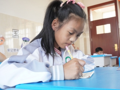 逆境中开出“坚毅之花”！记2022年度“梅州新时代好少年”谢芳