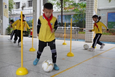 放飞足球梦想 擦亮校园品牌！梅江区美华小学获评2021“全国青少年校园足球特色学校”