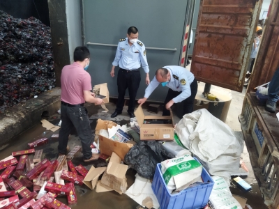 五华县公开销毁15吨侵权假冒商品！