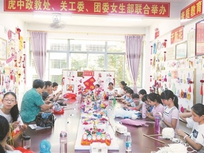 梅州市关工委广泛发动“五老”，打造“三百”特色品牌