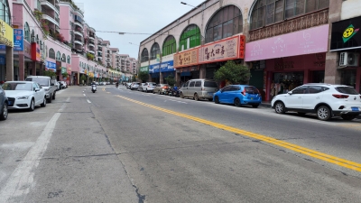 梅城江边路双向车道拓宽，两车道“变身”四车道！