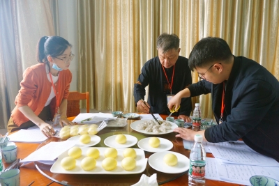 梅州“粤菜师傅”职业技能竞赛暨第五届粤港澳大湾区“粤菜师傅”技能大赛梅州选拔赛举行