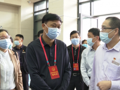五华县人大常委会组织部分市、县人大代表视察基本医疗保障工作