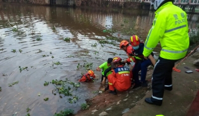 你们都是好样的！兴宁警民携手勇救落水男孩