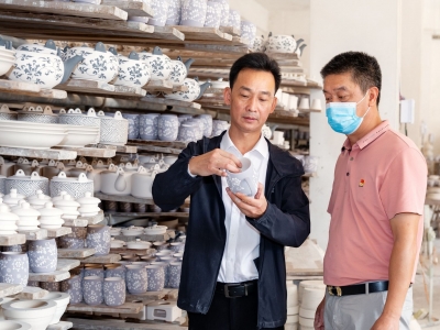 传承创新陶瓷文化 推动产业转型升级！党的二十大代表丘汉松自觉扛起陶瓷文化和技术传承担当