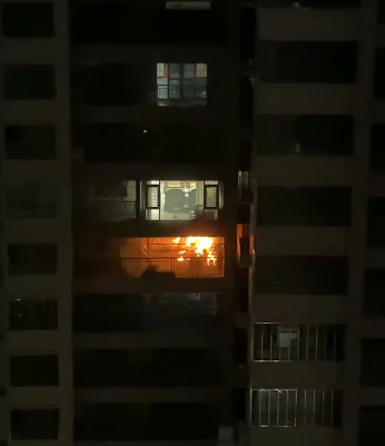 新县城一套房发生火情！秋冬季节，要加强电气检查防范民房火灾！