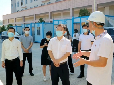 凌晓文到县城工业园区调研项目建设和安全生产工作