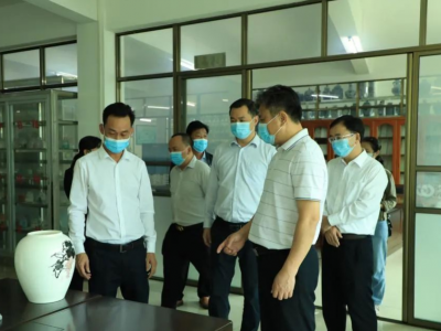 黄增国、凌晓文看望党的二十大代表丘汉松并深入乡镇、企业宣讲党的二十大精神