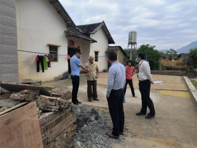 农村两邻居因建房引发纠纷，法庭、司法所、派出所等上门调解！