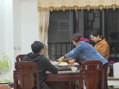 与人为善、和睦相处、宽以待人！这是蕉岭县“文明家庭”曾文英家庭的文明密码