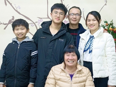 第三届“梅州市文明家庭”谢瑞珠家庭：传家风扬美德 奏响幸福之歌