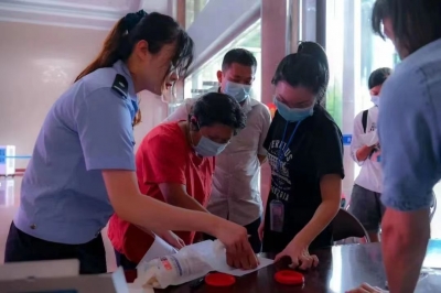 梅揭警方接力为阿婆办户口，40多年无户口问题得到圆满解决