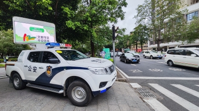文明守法，平安回家！我市交警开展“全国交通安全日”宣传活动