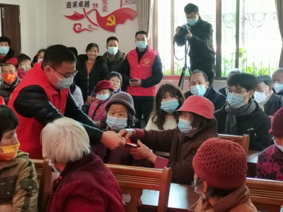 梅县区石坑镇龙凤村：热心乡贤筹善款，安老助孤树新风