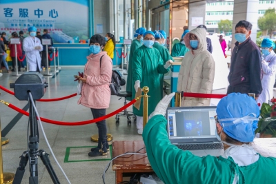 新冠感染防控操作指南来了！对65岁及以上老人分类分级提供不同服务