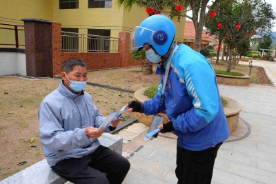 外卖骑手兼职防疫“宣传员”，彰显梅州防疫“新”力量！