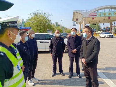 罗达祥率队看望慰问春节在岗干部职工