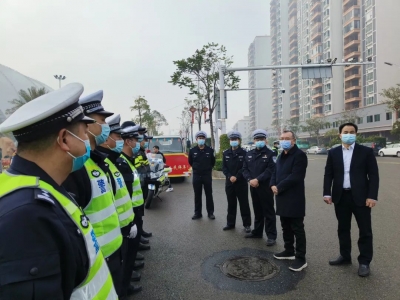 丘炀看望慰问春节期间坚守岗位一线工作人员