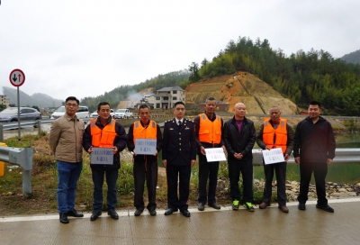 梅州首张乡镇自用船“身份证”发放