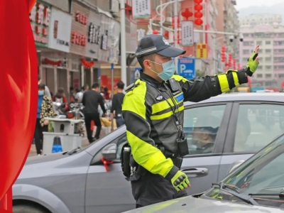 一组海报，致敬守护平安大埔的警察蓝！