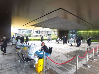 省十四届人大一次会议1月12日开幕，我市省人大代表抵穗报到